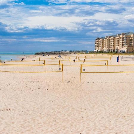 Beachside Luxury Apartments One & Two Bedroom In Beachfront Oaks Pier Building Ґленелґ Екстер'єр фото