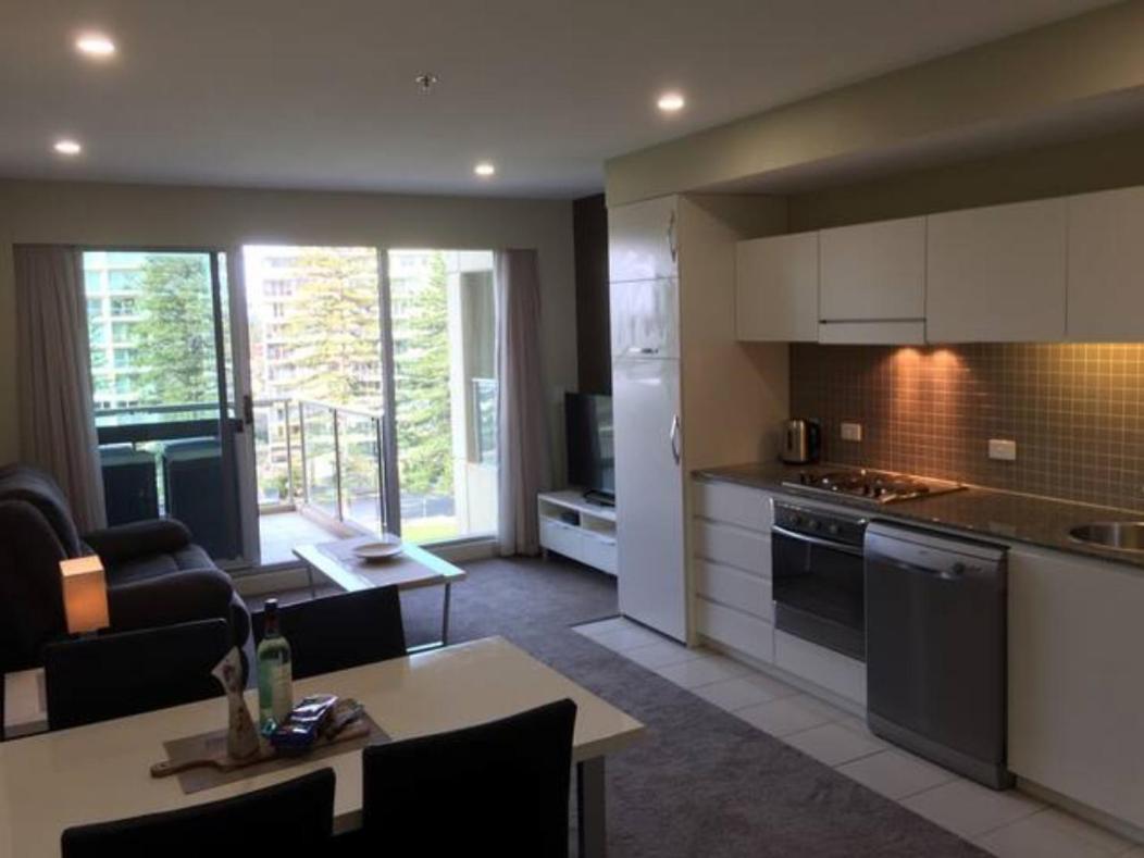 Beachside Luxury Apartments One & Two Bedroom In Beachfront Oaks Pier Building Ґленелґ Екстер'єр фото
