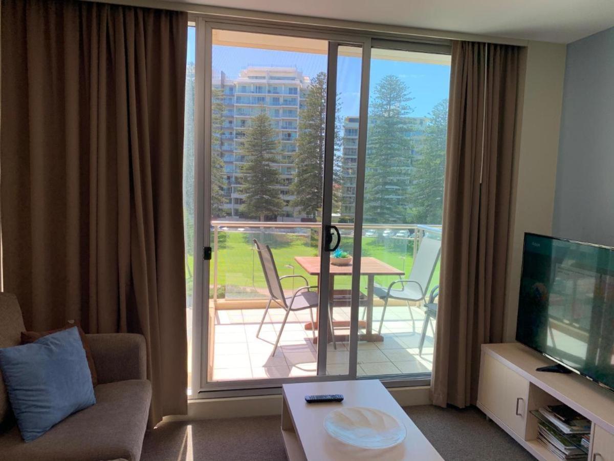 Beachside Luxury Apartments One & Two Bedroom In Beachfront Oaks Pier Building Ґленелґ Екстер'єр фото