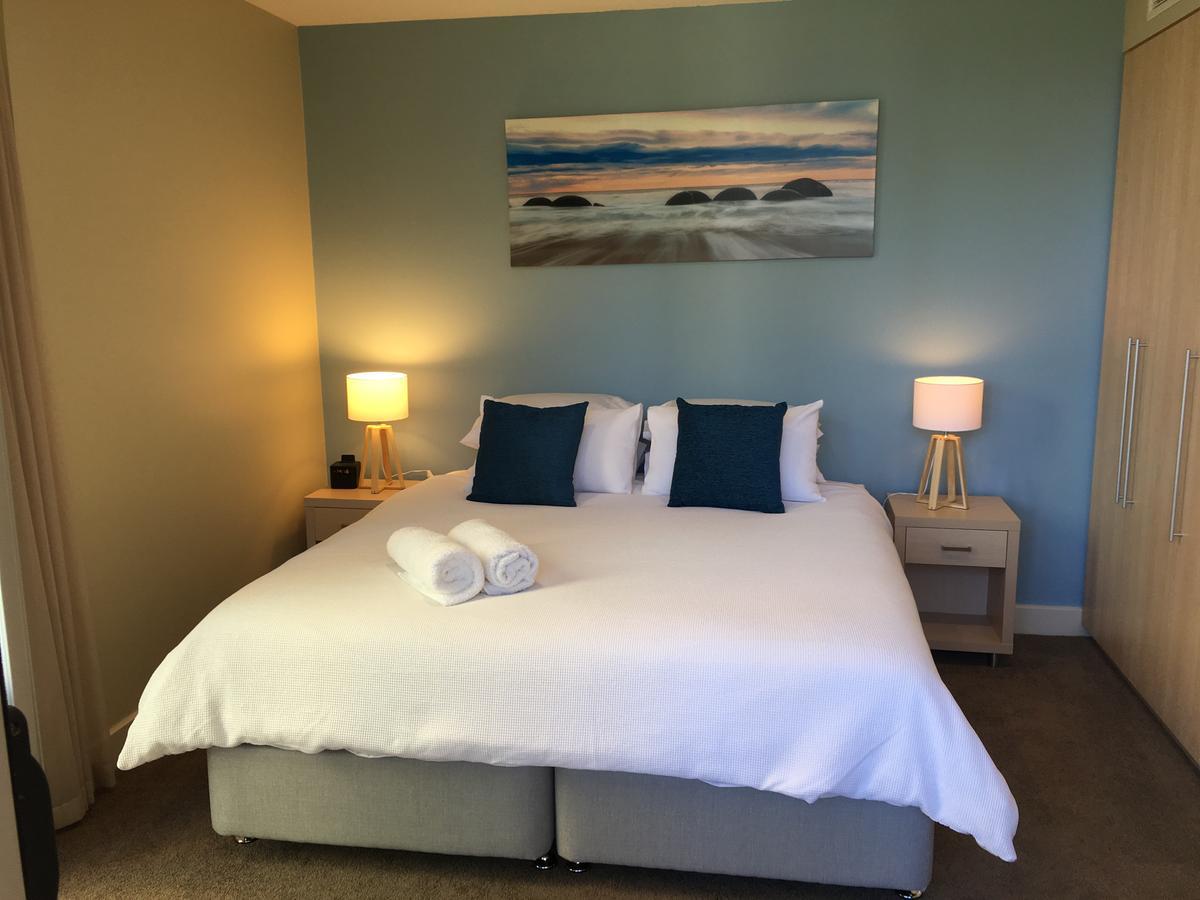Beachside Luxury Apartments One & Two Bedroom In Beachfront Oaks Pier Building Ґленелґ Екстер'єр фото