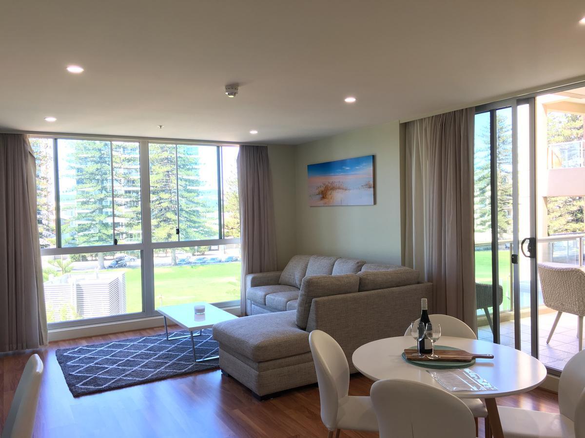 Beachside Luxury Apartments One & Two Bedroom In Beachfront Oaks Pier Building Ґленелґ Екстер'єр фото