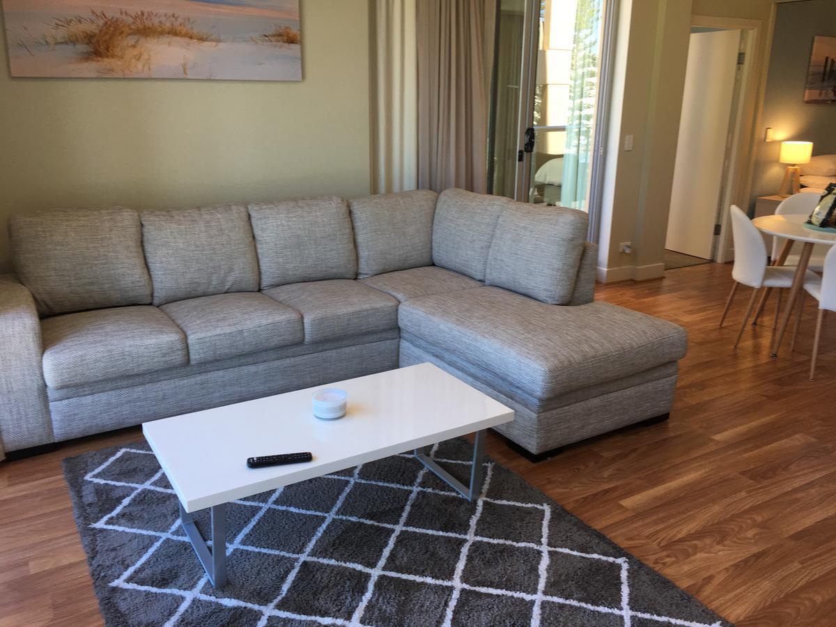 Beachside Luxury Apartments One & Two Bedroom In Beachfront Oaks Pier Building Ґленелґ Екстер'єр фото