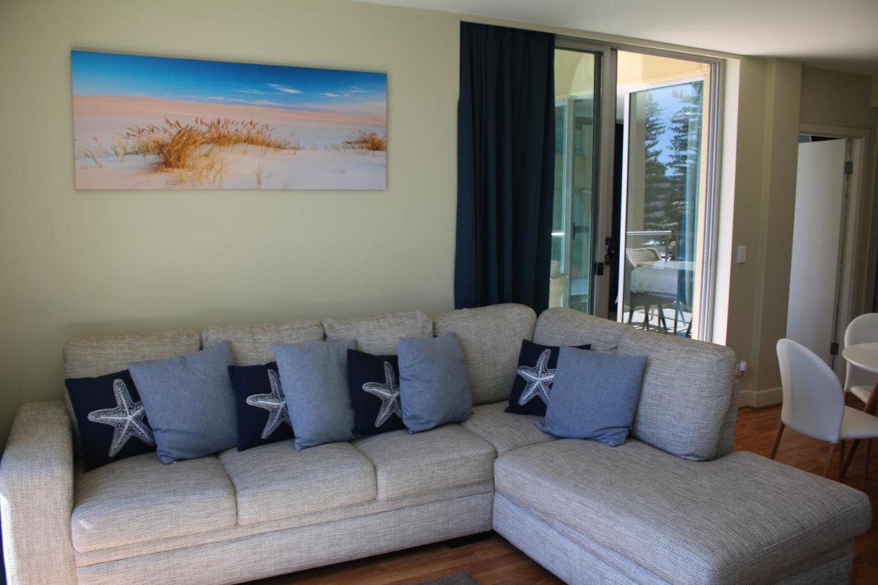 Beachside Luxury Apartments One & Two Bedroom In Beachfront Oaks Pier Building Ґленелґ Екстер'єр фото
