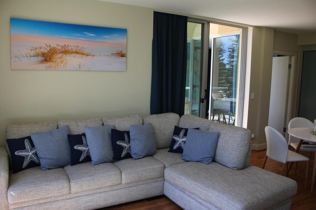 Beachside Luxury Apartments One & Two Bedroom In Beachfront Oaks Pier Building Ґленелґ Екстер'єр фото