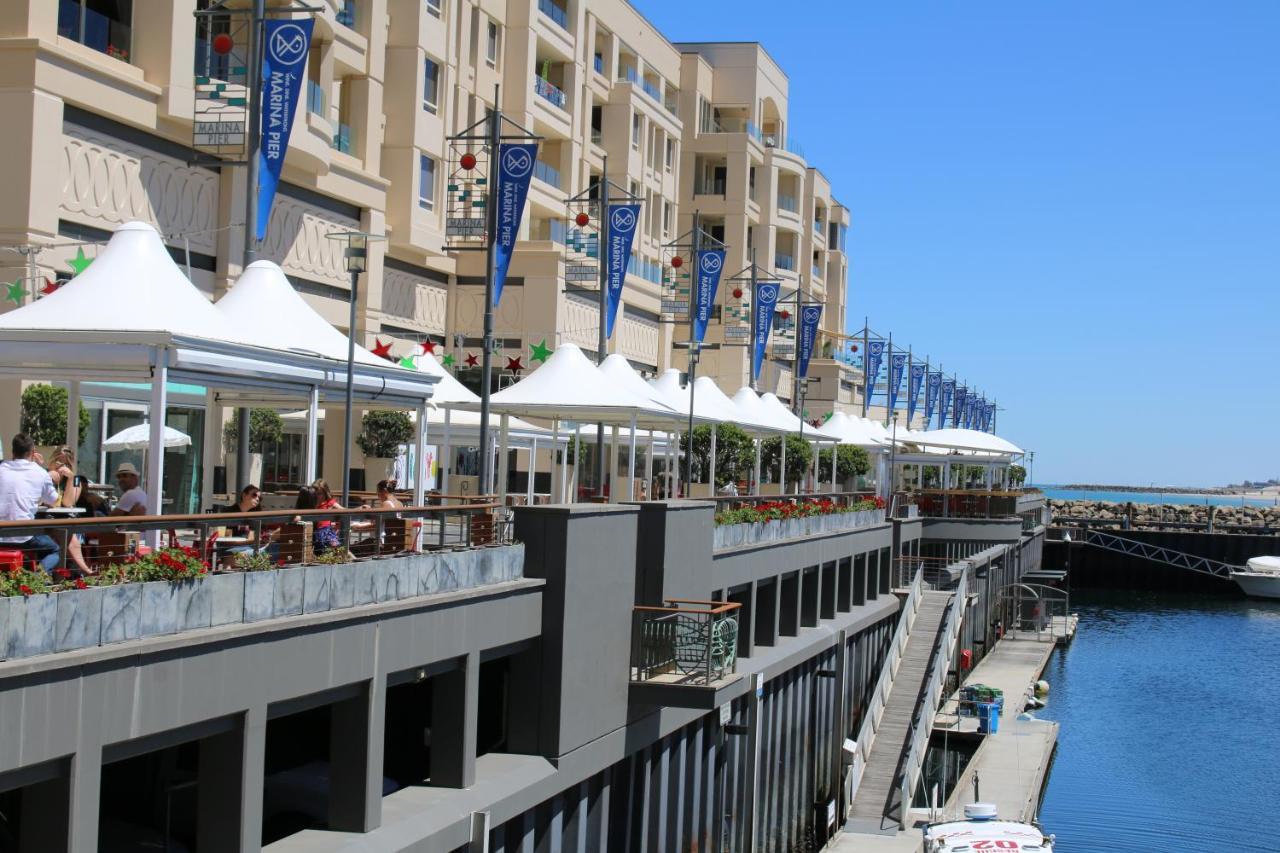 Beachside Luxury Apartments One & Two Bedroom In Beachfront Oaks Pier Building Ґленелґ Екстер'єр фото