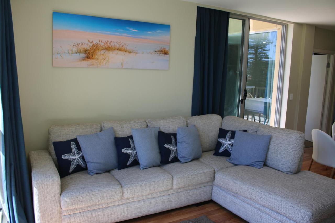 Beachside Luxury Apartments One & Two Bedroom In Beachfront Oaks Pier Building Ґленелґ Екстер'єр фото