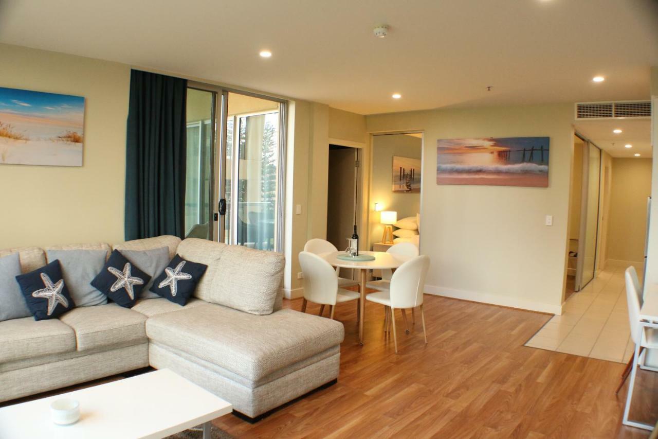 Beachside Luxury Apartments One & Two Bedroom In Beachfront Oaks Pier Building Ґленелґ Екстер'єр фото