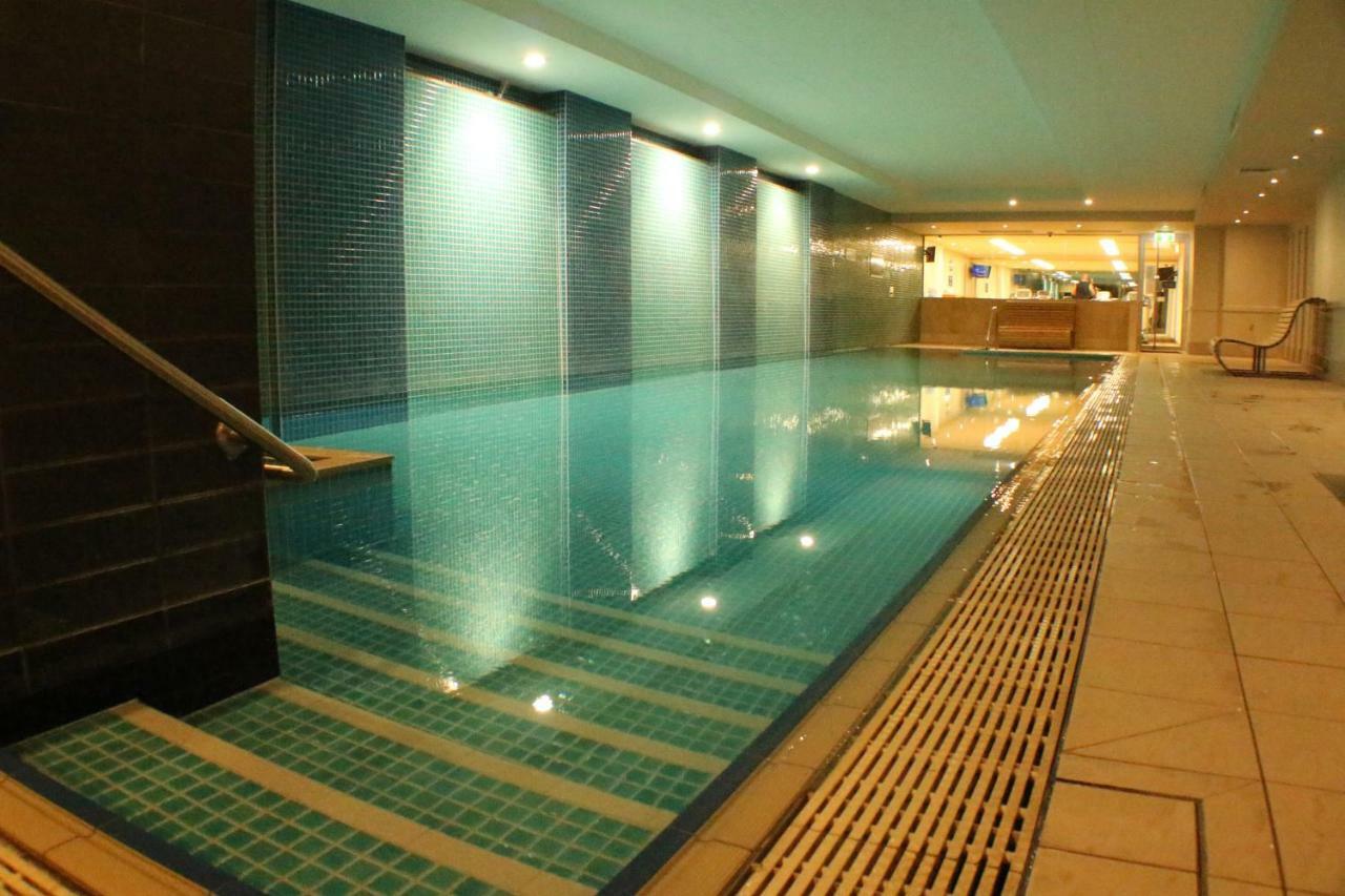Beachside Luxury Apartments One & Two Bedroom In Beachfront Oaks Pier Building Ґленелґ Екстер'єр фото