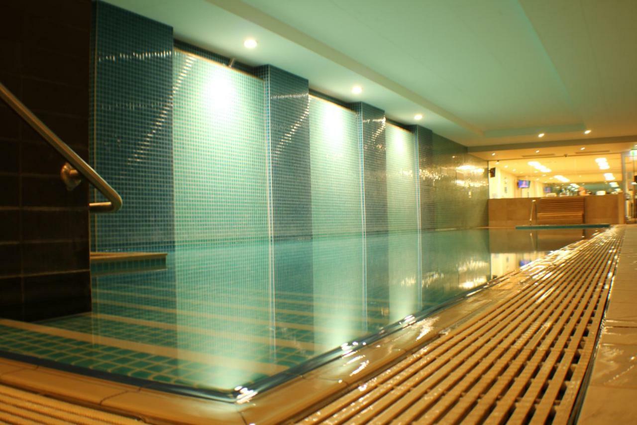 Beachside Luxury Apartments One & Two Bedroom In Beachfront Oaks Pier Building Ґленелґ Екстер'єр фото