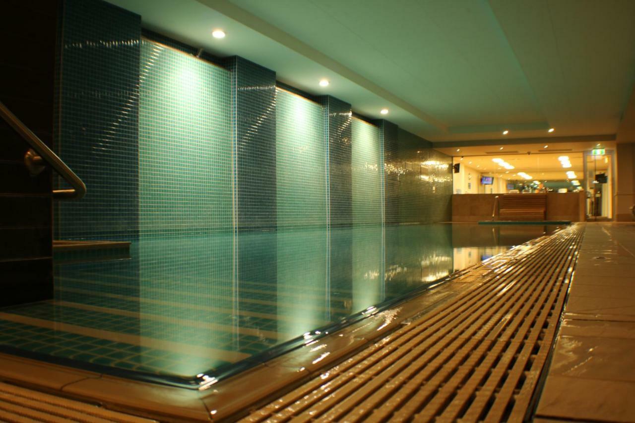 Beachside Luxury Apartments One & Two Bedroom In Beachfront Oaks Pier Building Ґленелґ Екстер'єр фото